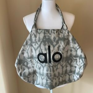 Alo Yoga Shopper Tote Bag